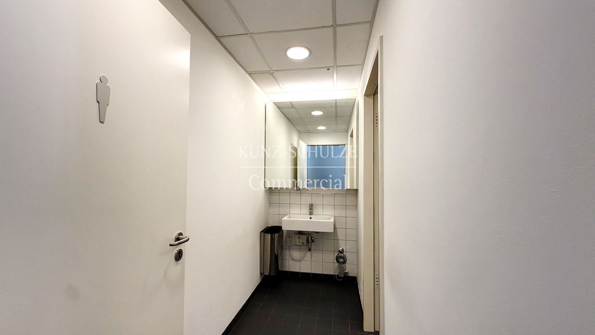Büro00016