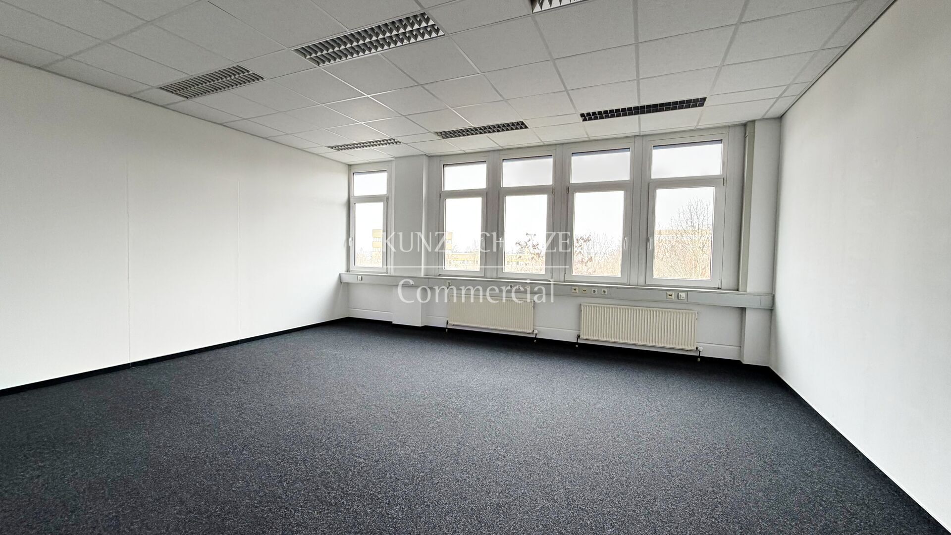 Büro00020