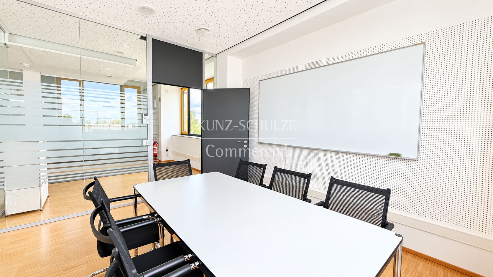 Büro00026