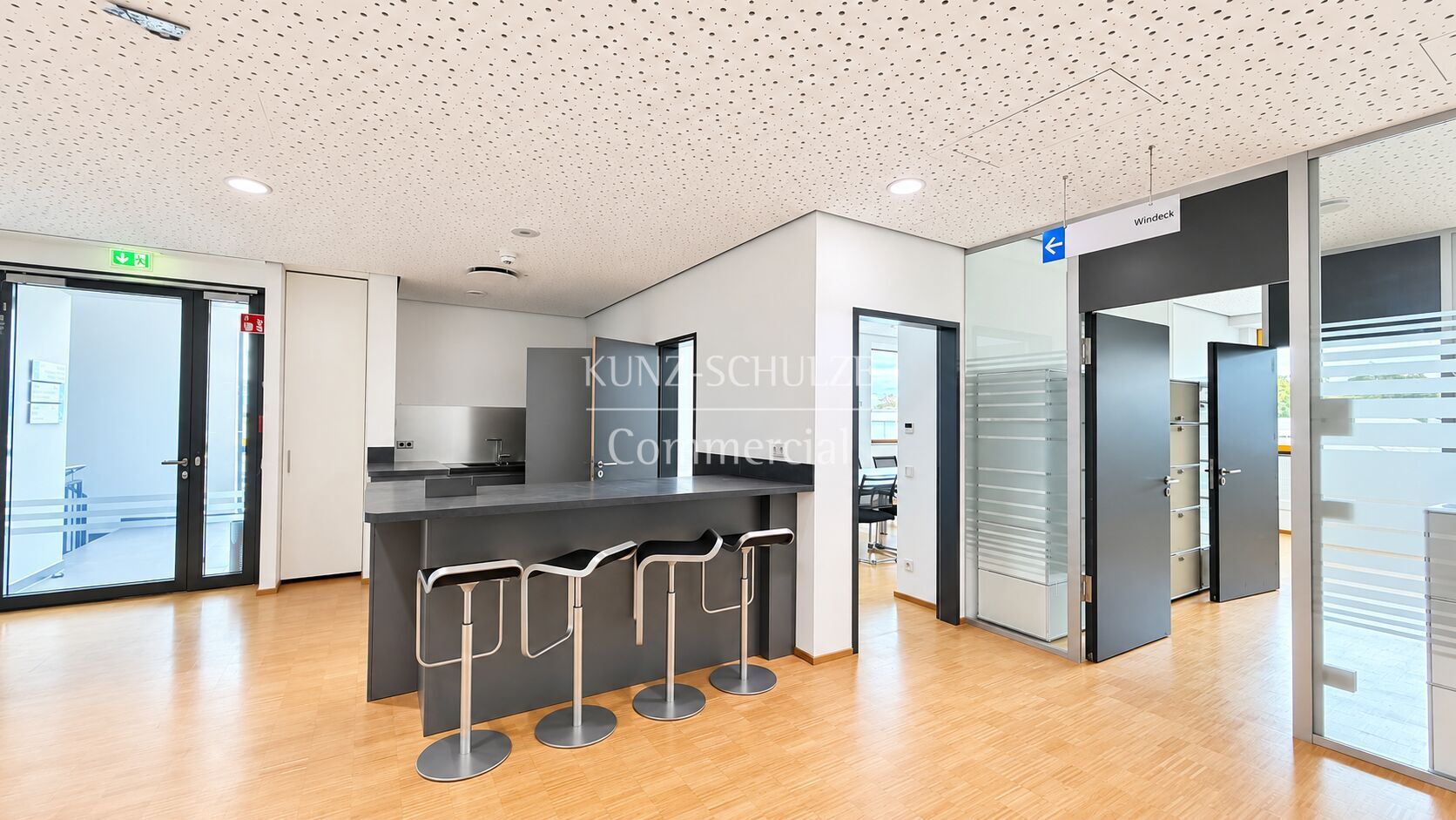 Büro00016