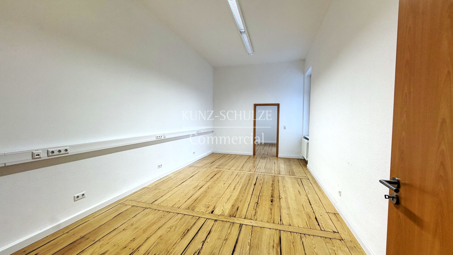 Büro00013