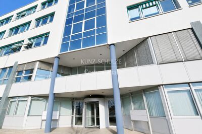 Moderne Büroflächen mit Entwicklungspotenzial & Terrasse