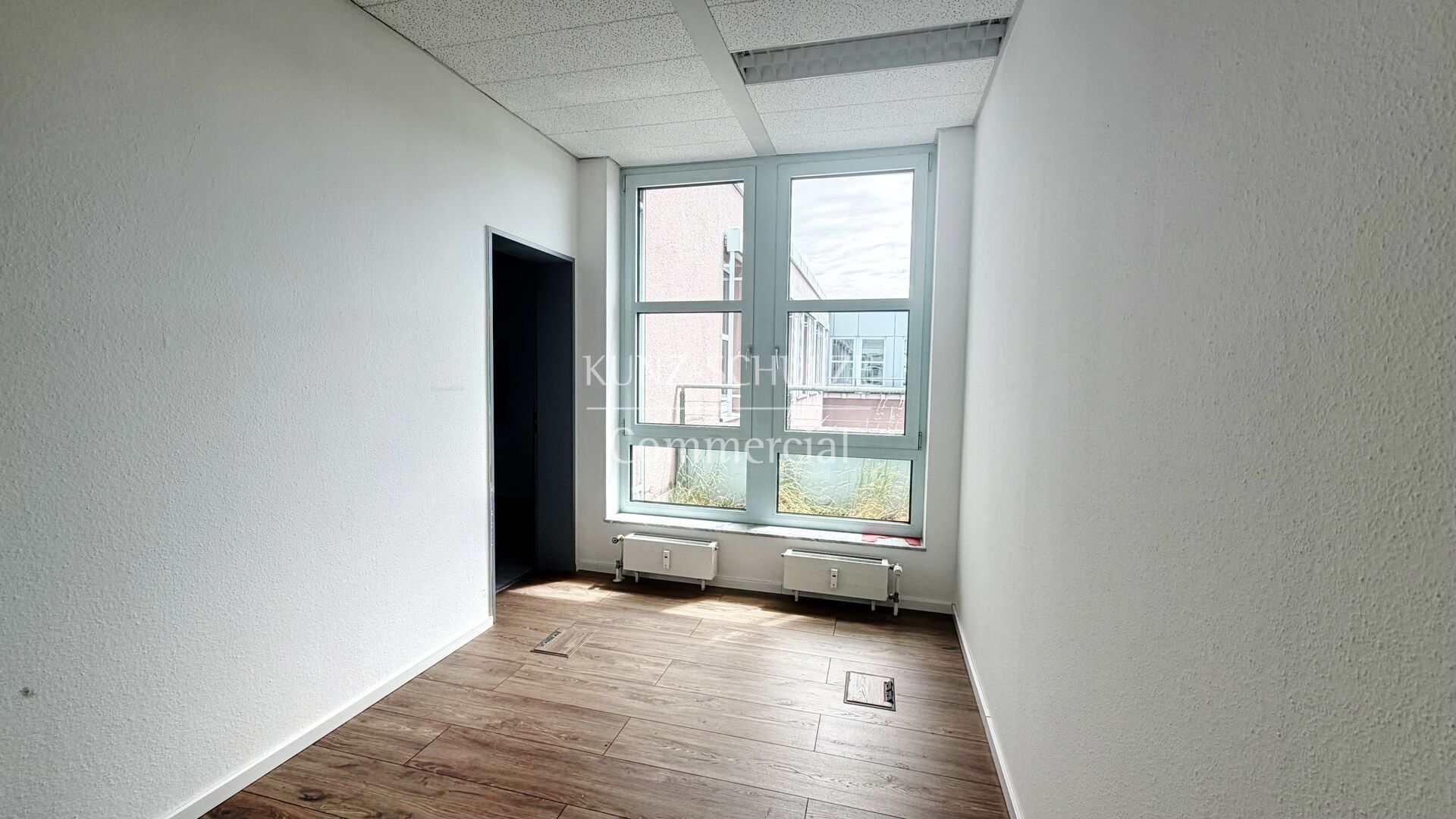 Büro00005