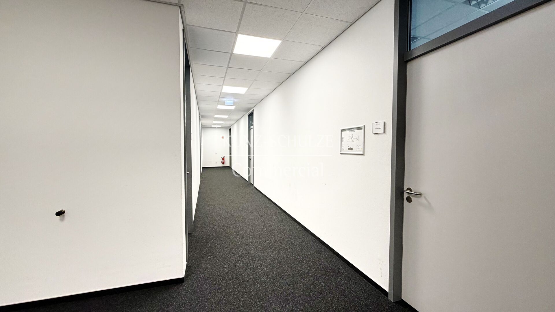 Büro00016