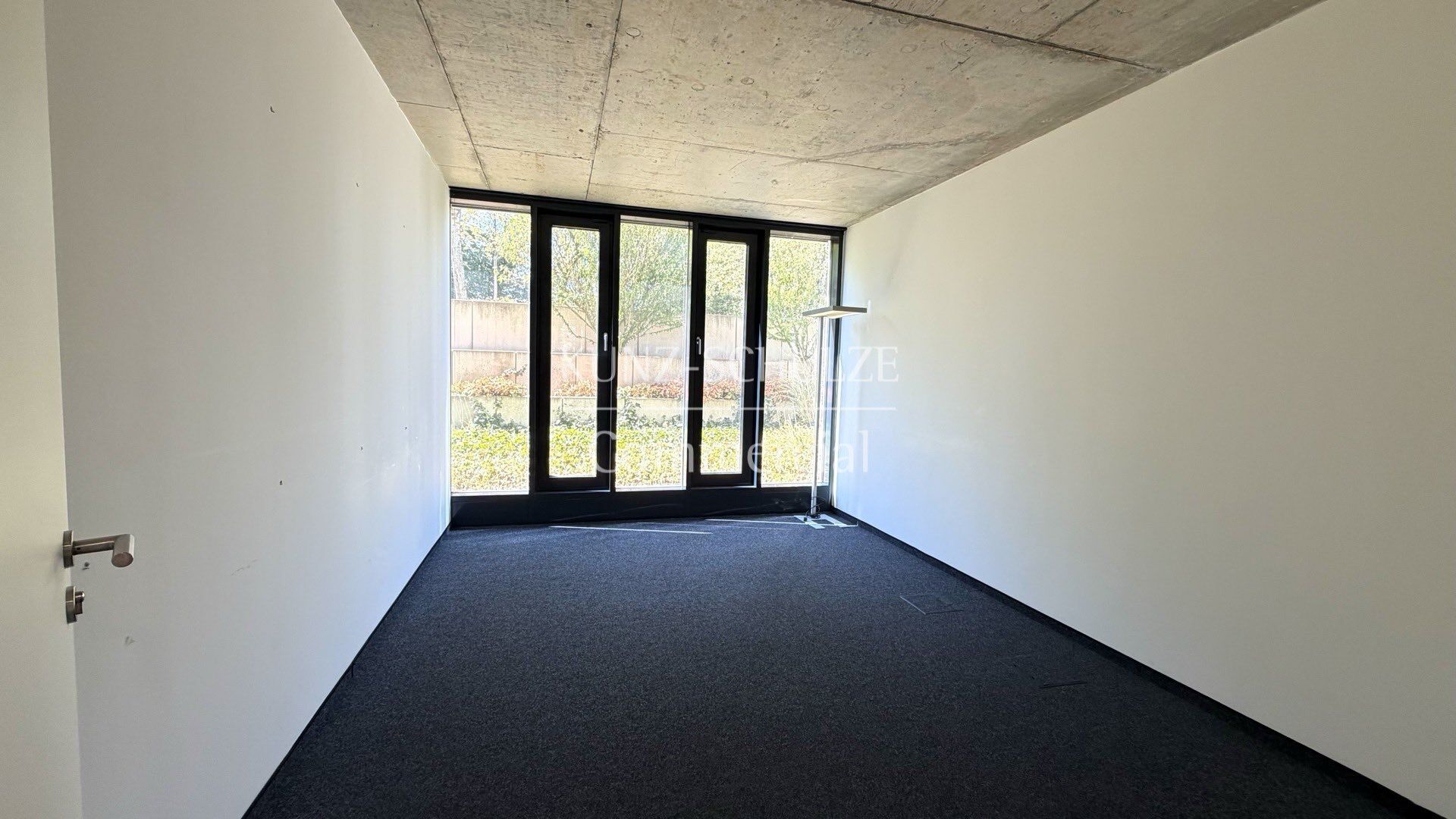 Büro00002