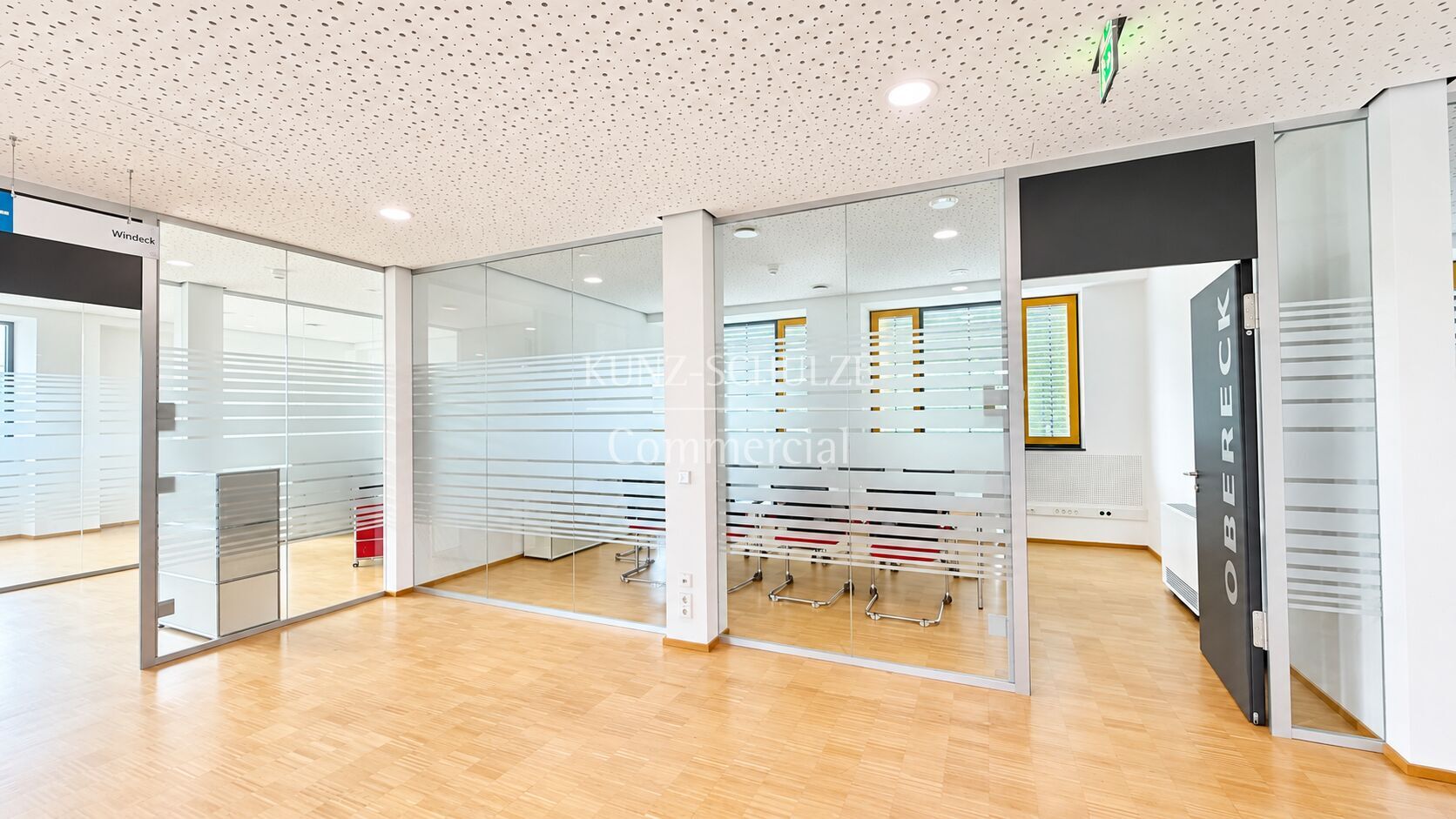 Büro00029