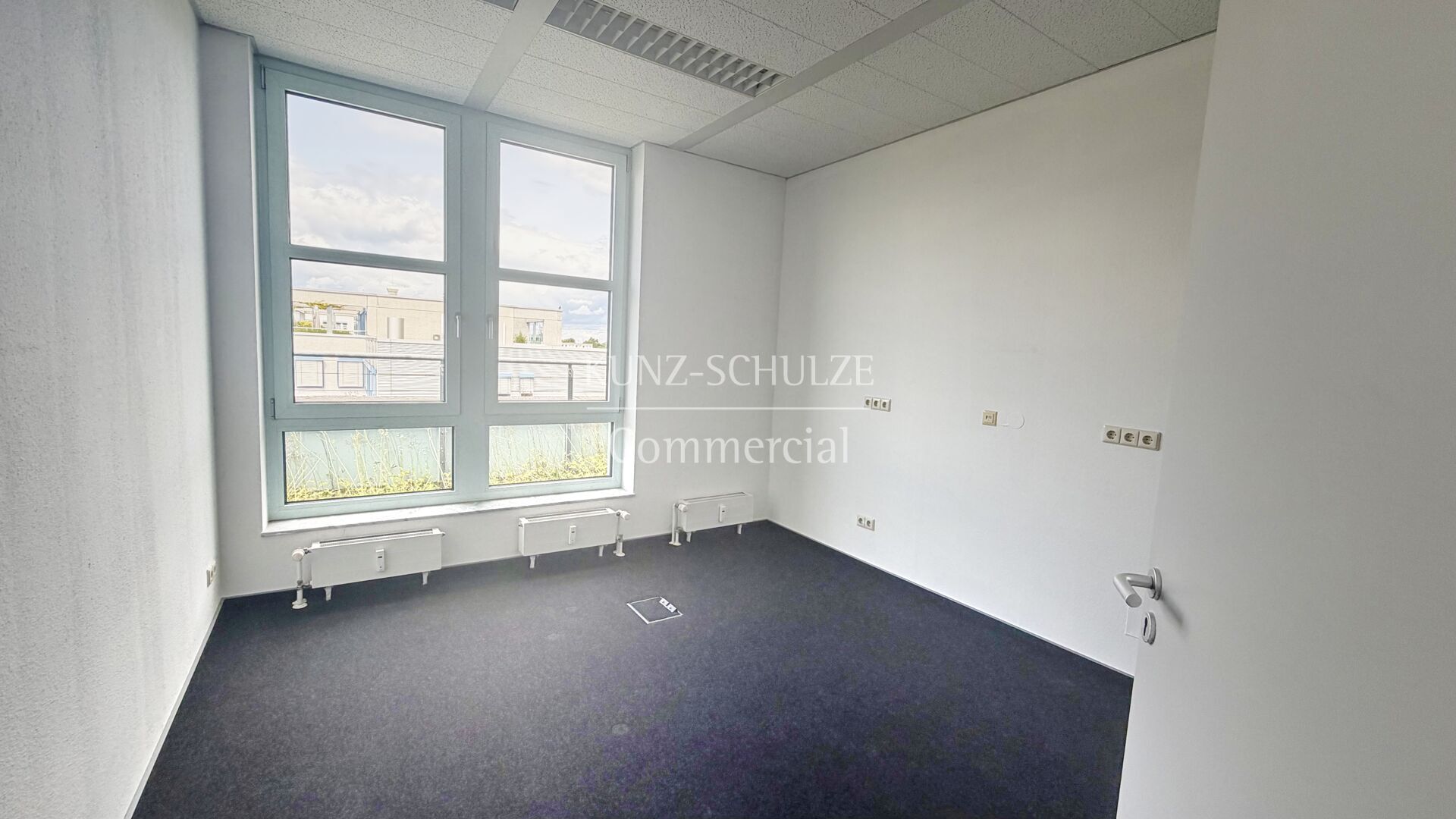 Büro00003