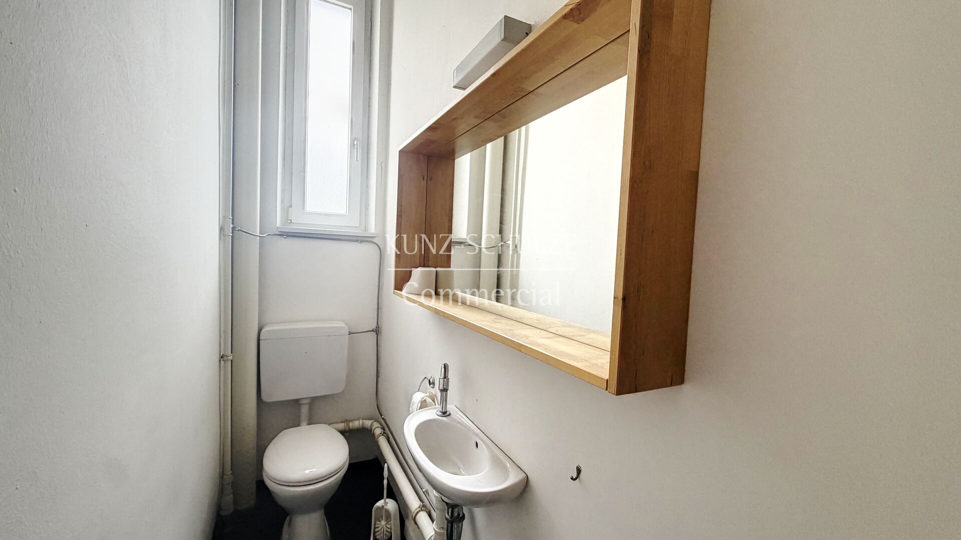Büro00012