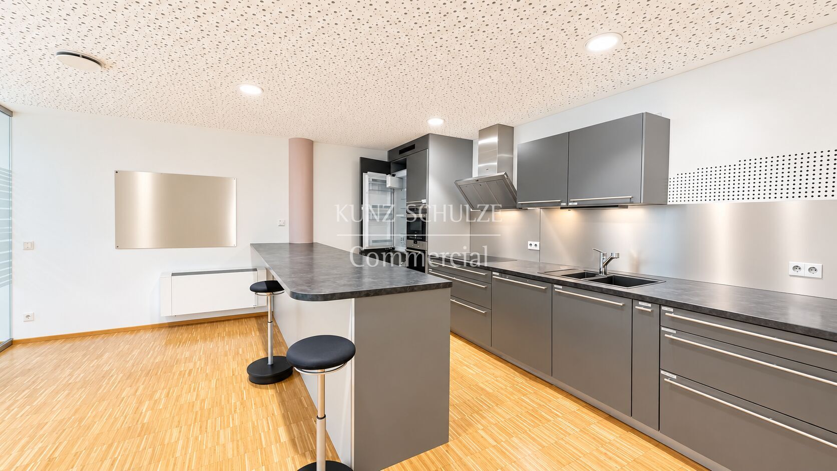 Büro00007