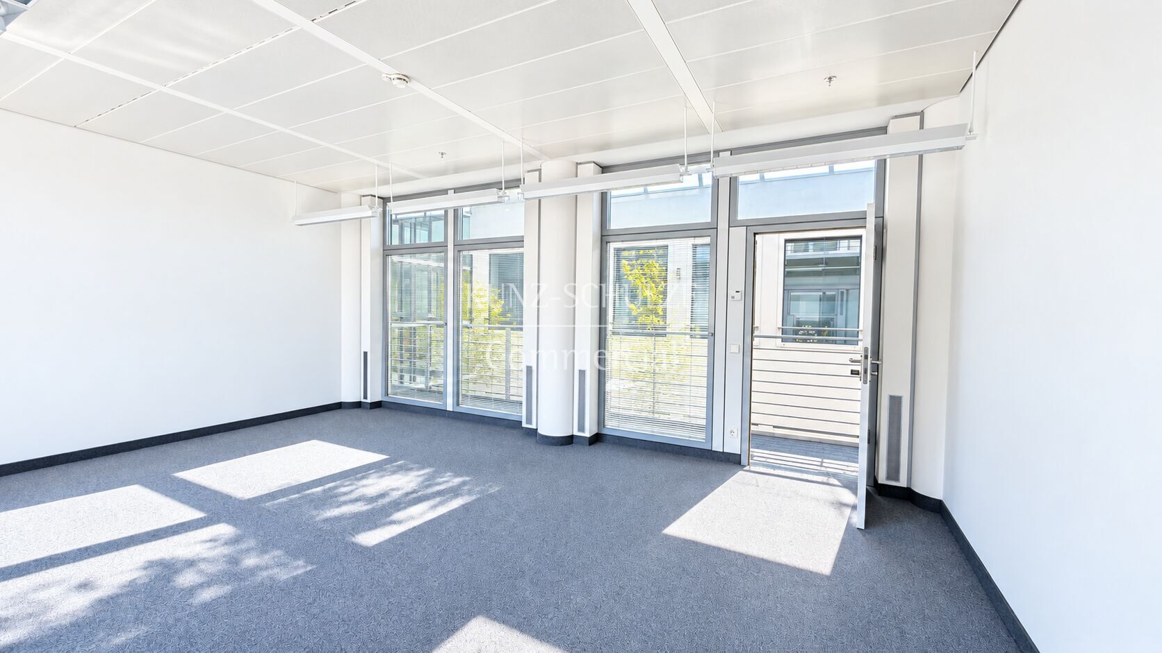 Büro00008