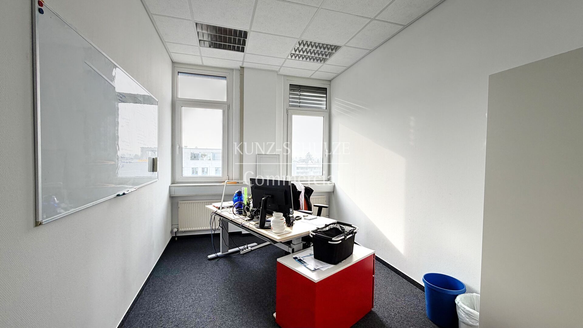 Büro00011
