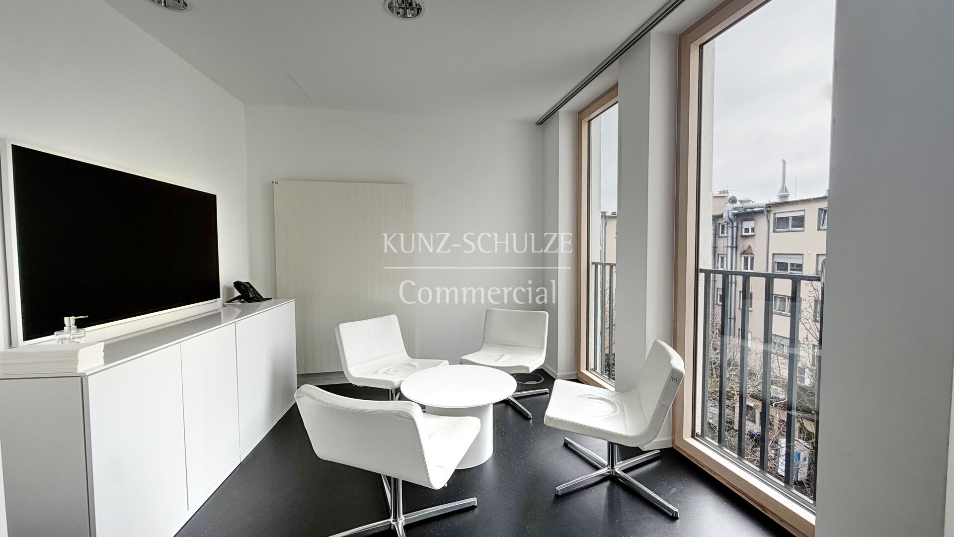 Büro00011
