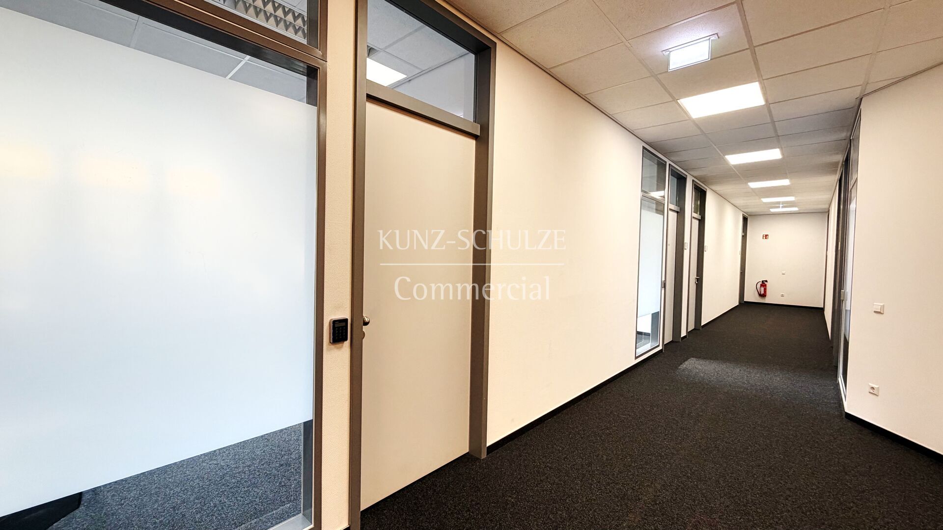 Büro00017