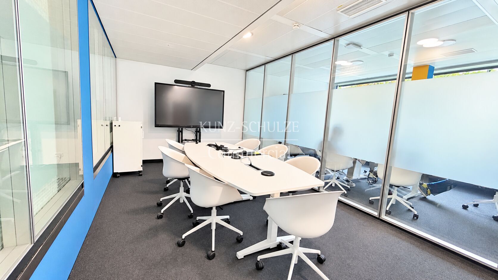 Büro00019