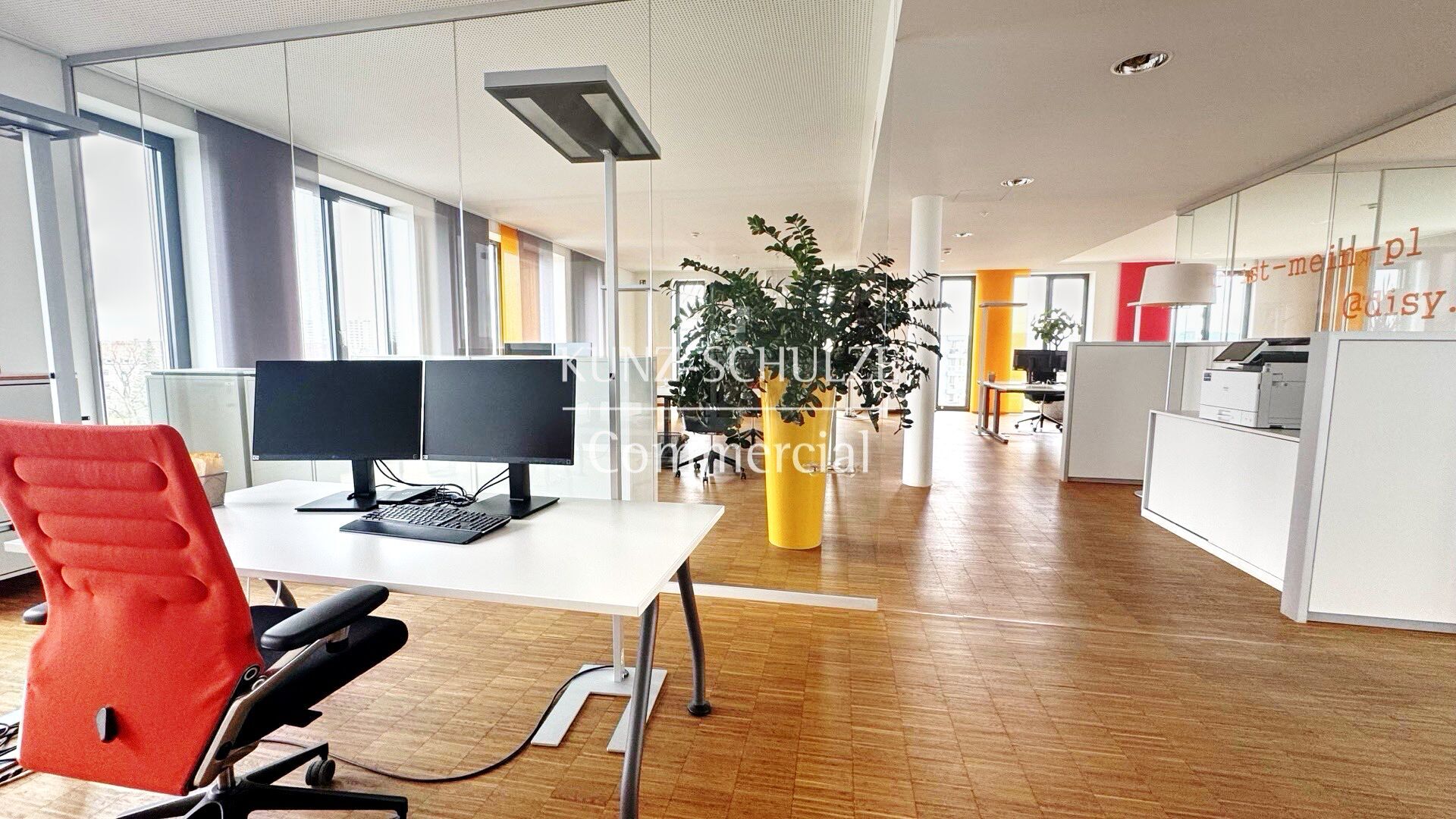 Büro00003