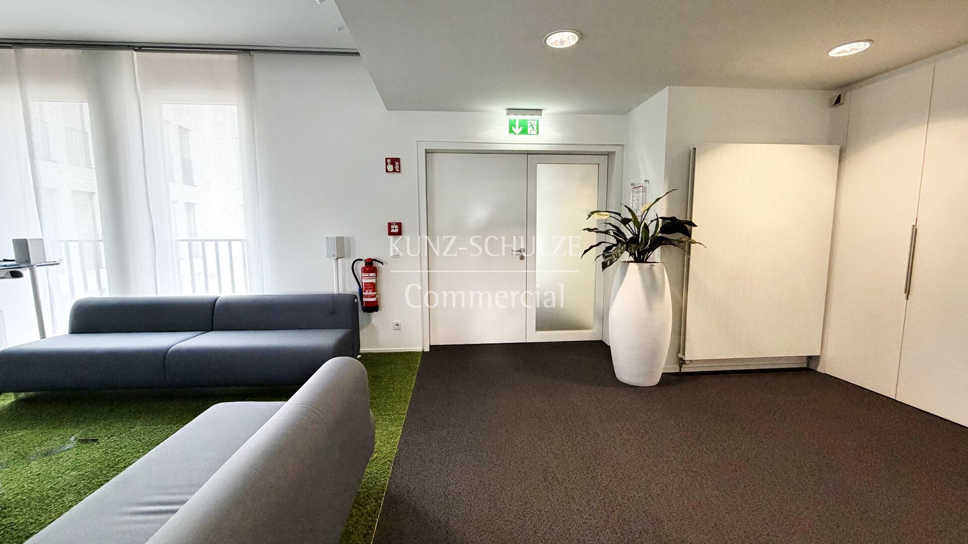Büro00003