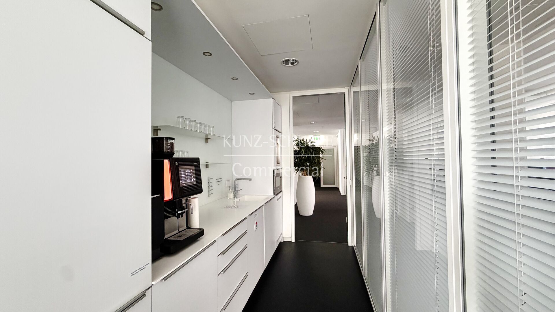 Büro00012