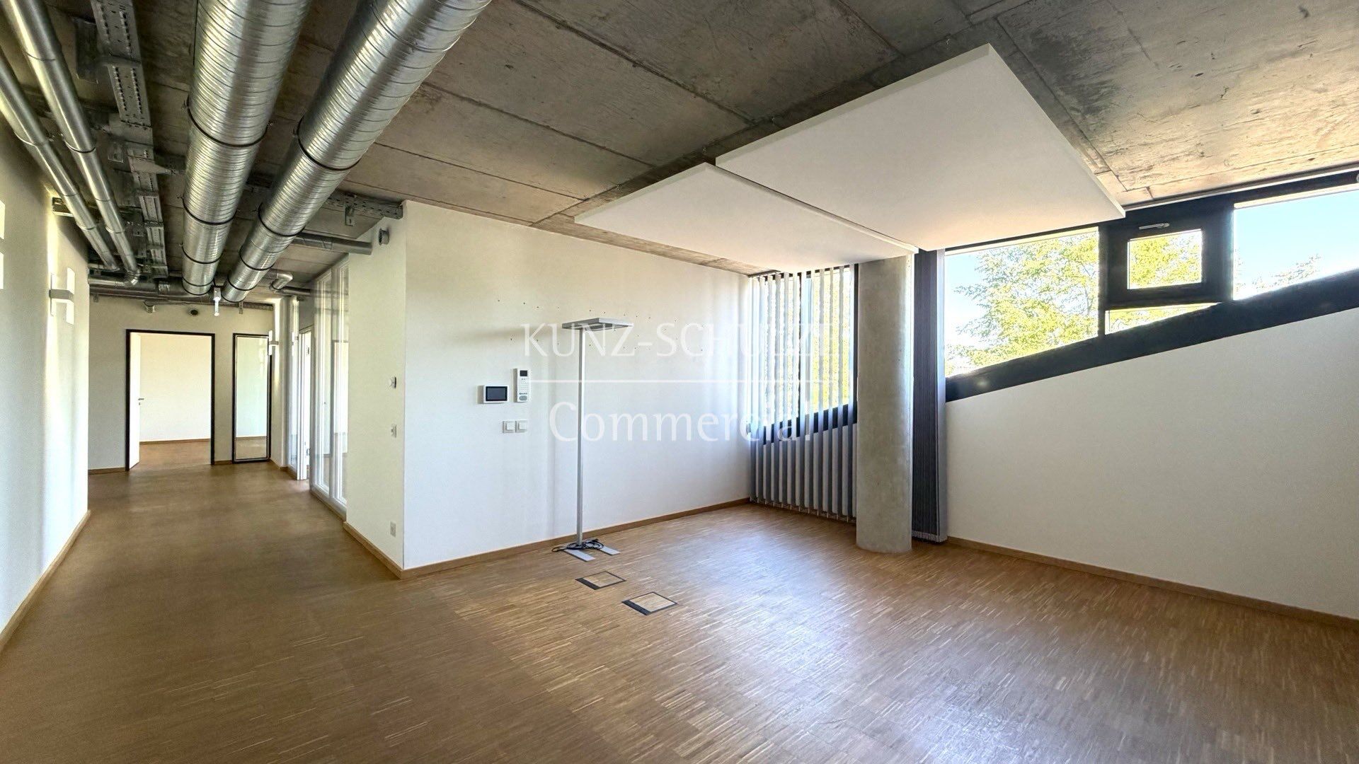 Büro00012