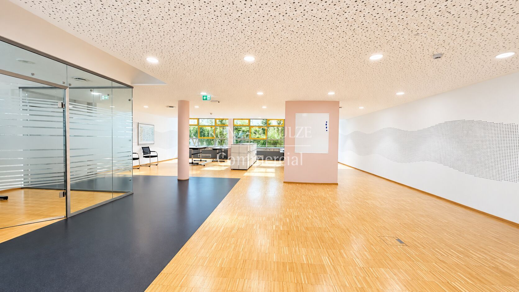 Büro00012