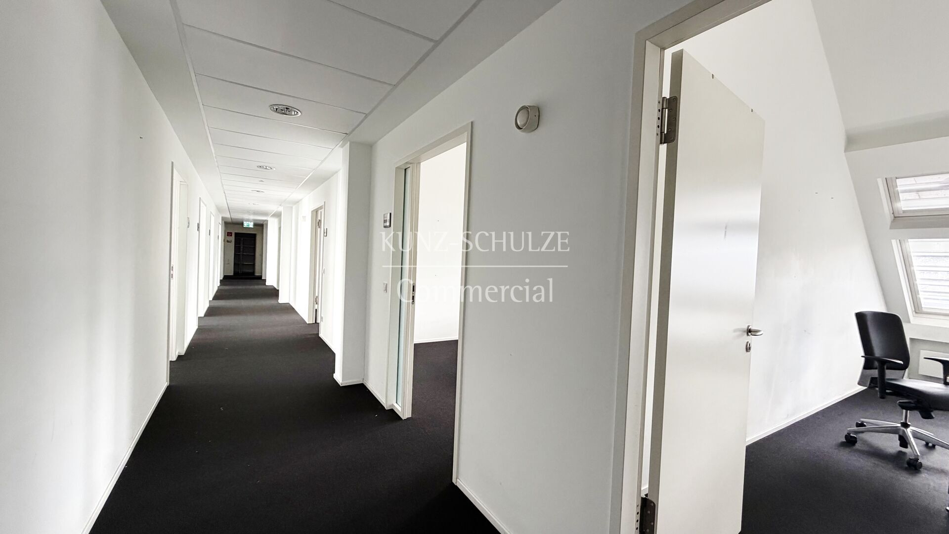Büro00005