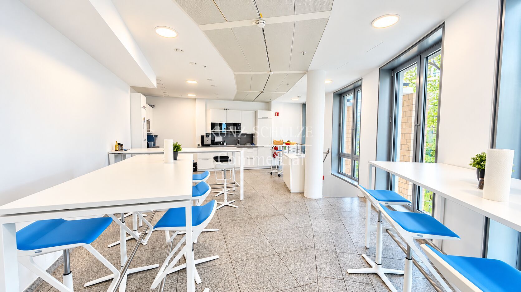 Büro00016