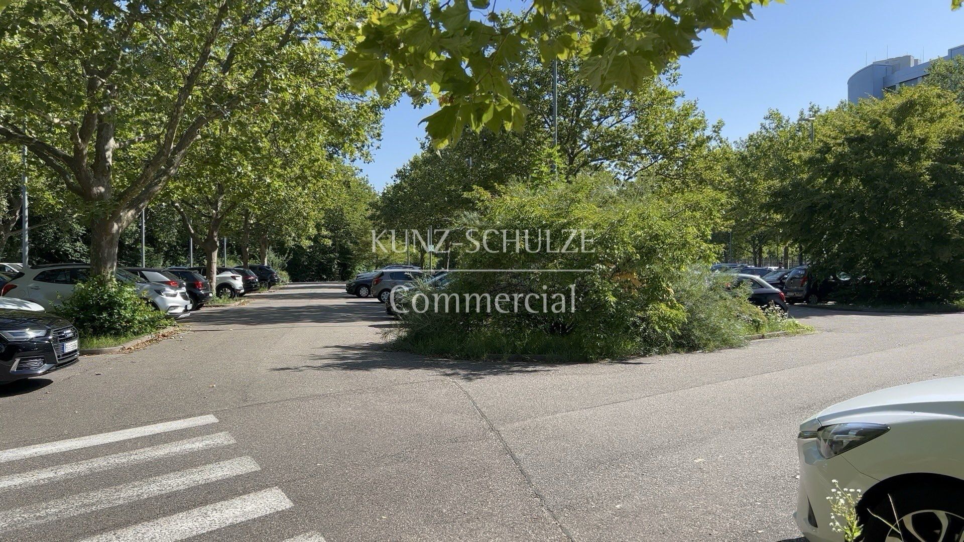 Kfz-Parkplätze