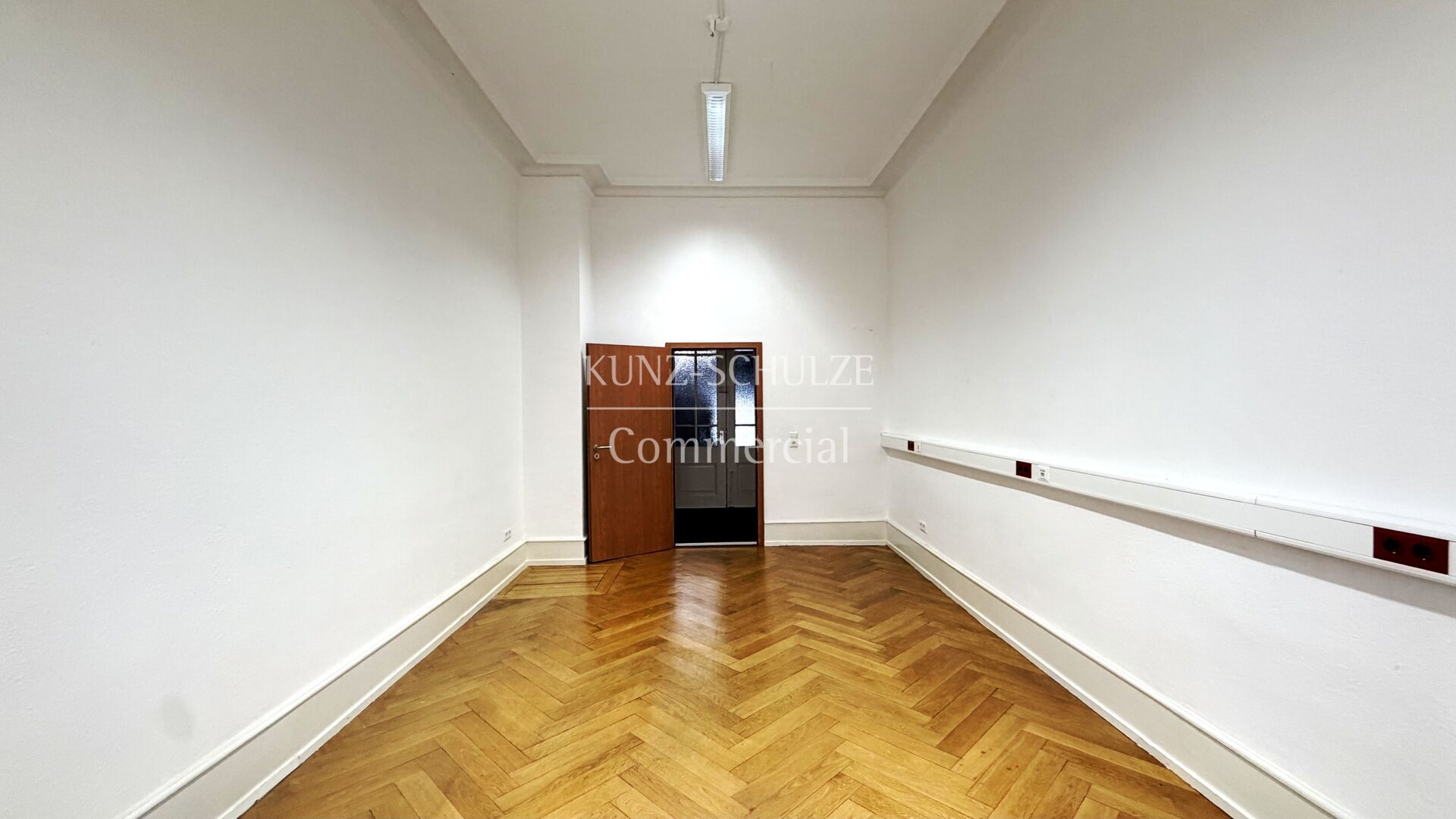 Büro00006